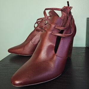 Hal Rubenstein 'LIARA' Burgundy Stacked Booties Women's Size 8.5M